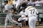 Brewers_pirates_baseball