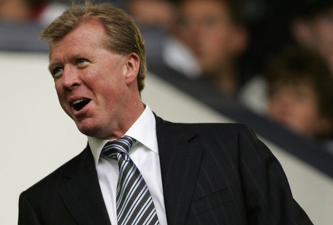 LONDON - AUGUST 12:  England manager Steve McLaren watches from the stands during a Pre Season Friendly Match between Tottenham Hotspur and Real Sociedad at White Hart Lane on August 12, 2006 in London, England.  (Photo by Warren Little/Getty Images)