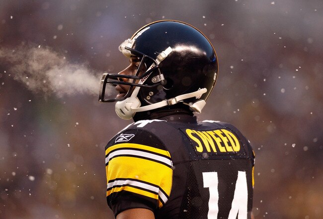 PITTSBURGH - JANUARY 11:  Limas Sweed #14 of the Pittsburgh Steelers looks on against the San Diego Chargers during their AFC Divisional Playoff Game on January 11, 2009 at Heinz Field in Pittsburgh, Pennsylvania.  (Photo by Chris Graythen/Getty Images)