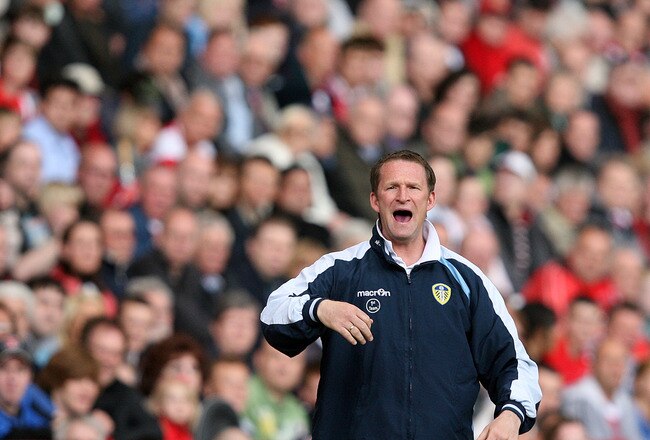 LONDON, ENGLAND - MAY 01 :   Simon Grayson, Manager of Leeds looks on during the Coca Cola League One match between Charlton Athletic and Leeds United at The Valley on May 01, 2010 in London, England.  (Photo by Jan Kruger/Getty Images)