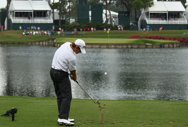 PONTE VEDRA BEACH, FL - MAY 06:  Heath Slocum plays a tee shot on the 17th hole during the first round of THE PLAYERS Championship held at THE PLAYERS Stadium course at TPC Sawgrass on May 6, 2010 in Ponte Vedra Beach, Florida.  (Photo by Richard Heathcote/Getty Images)