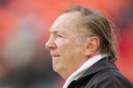 KANSAS CITY, MO - DECEMBER 25:  Oakland Raiders owner Al Davis watches warm ups prior to the game against the Kansas City Chiefs at Arrowhead Field on December 25, 2004 in Kansas City, Missouri.  The Chiefs defeated the Raiders 31-30.  (Photo by Jamie Squire/Getty Images)
