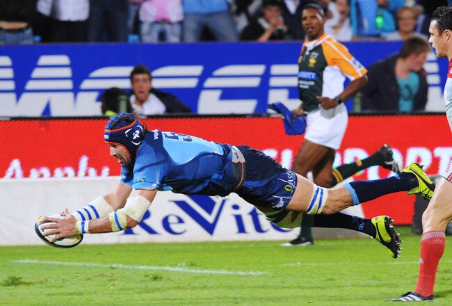 PRETORIA, SOUTH AFRICA - MAY 07:  Victor Matfield of the Bulls scores a try during the Super 14 round 13 match between Vodacom Bulls and Crusaders at Loftus Versfeld on May 07, 2010 in Pretoria, South Africa.  (Photo by Lee Warren/Gallo Images/Getty Images)