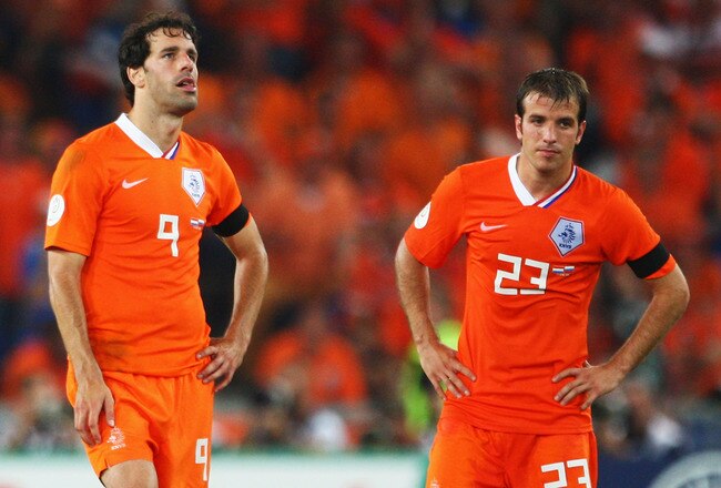 BASEL, SWITZERLAND - JUNE 21:  Ruud van Nistelrooy (L) of Netherlands looks on with Rafael van der Vaart of Netherlands during the UEFA EURO 2008 Quarter Final match between Netherlands and Russia at St. Jakob-Park on June 21, 2008 in Basel, Switzerland.  (Photo by Laurence Griffiths/Getty Images)