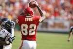 Dwayne-bowe-catch_crop_150x100