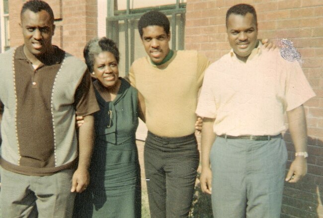 Bellfamilyscan0007_crop_650x440