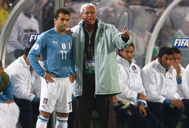 PRETORIA, SOUTH AFRICA - JUNE 21:  Head coach Marcello Lippi of Italy talks with Giuseppe Rossi #11 during the FIFA Confederations Cup match beween Italy and Brazil at The Loftus Versfeld Stadium on June 21, 2009 in Pretoria, South Africa.  (Photo by Laurence Griffiths/Getty Images)