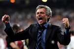 MADRID, SPAIN - MAY 22:  Head coach Jose Mourinho of Inter Milan celebrates his team's victory at the end of during the UEFA Champions League Final match between FC Bayern Muenchen and Inter Milan at the Estadio Santiago Bernabeu on May 22, 2010 in Madrid, Spain.  (Photo by Shaun Botterill/Getty Images)