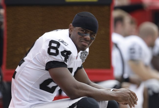 KANSAS CITY, MO - SEPTEMBER 20:  Javon Walker #84 of the Oakland Raiders looks on during the game against the Kansas City Chiefs at Arrowhead Stadium on September 20, 2009 in Kansas City, Missouri. (Photo by Jamie Squire/Getty Images)
