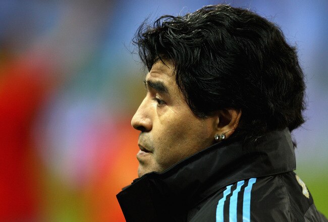 MADRID, SPAIN - NOVEMBER 14:  Argentina coach Diego Maradona during the friendly International football match Spain against Argentina at the Vicente Calderon stadium in Madrid, on November 14, 2009 in Madrid, Spain.  (Photo by Clive Brunskill/Getty Images)