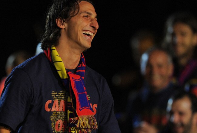 BARCELONA, SPAIN - MAY 16: Zlatan Ibrahimovic of Barcelona celebrates with teamates after Barcelona beat Real Valladolid 4-0 to clinch La Liga title after their match at Camp Nou stadium on May 16, 2010 in Barcelona, Spain.  (Photo by Denis Doyle/Getty Images)