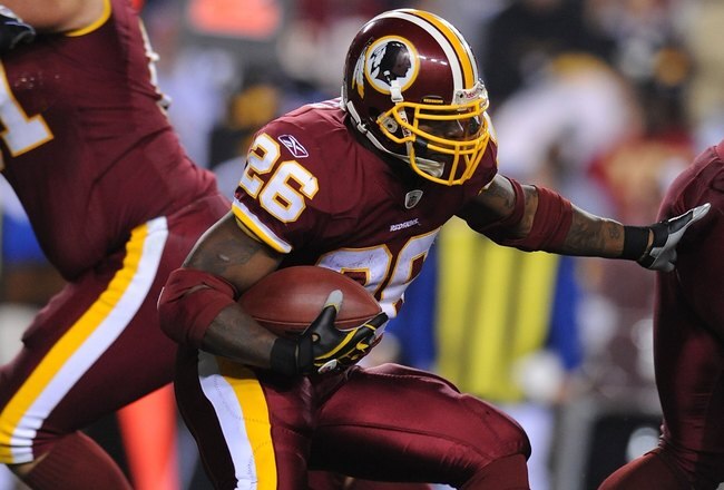 LANDOVER, MD - NOVEMBER 03:  Clinton Portis #26 of the Washington Redskins runs the ball against the Pittsburgh Steelers during their game on November 3, 2008 at Fedex Field in Landover, Maryland.  (Photo by Al Bello/Getty Images)