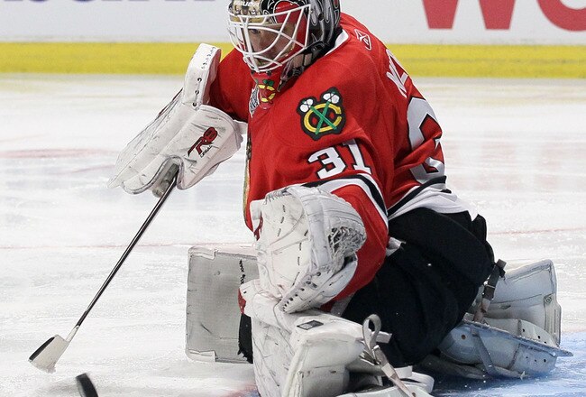 CHICAGO - MAY 31:  Antti Niemi #31 of the Chicago Blackhawks makes a save in the third period while taking on the Philadelphia Flyers in Game Two of the 2010 NHL Stanley Cup Final at the United Center on May 31, 2010 in Chicago, Illinois.  (Photo by Jim McIsaac/Getty Images)