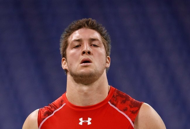 INDIANAPOLIS, IN - FEBRUARY 28: Quarterback Tim Tebow of Florida runs the 40 yard dash during the NFL Scouting Combine presented by Under Armour at Lucas Oil Stadium on February 28, 2010 in Indianapolis, Indiana. (Photo by Scott Boehm/Getty Images)