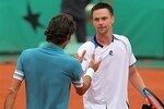 Roger-federer-defeated-by-robin-soderling-at-french-open-quarter-finals-3-6-6-3-7-5-6-4-7063000300_crop_150x100