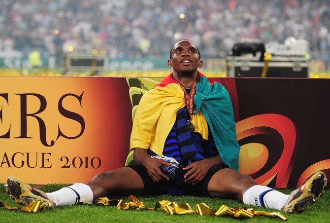 MADRID, SPAIN - MAY 22:  Samuel Eto'o of Inter Milan celebrates victory after the UEFA Champions League Final match between FC Bayern Muenchen and Inter Milan at the Estadio Santiago Bernabeu on May 22, 2010 in Madrid, Spain.  (Photo by Shaun Botterill/Getty Images)
