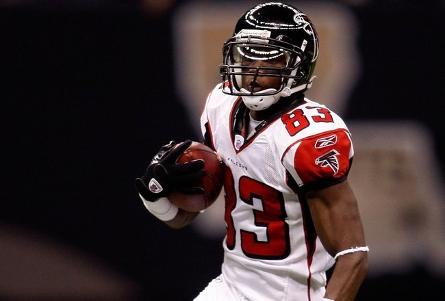 NEW ORLEANS - DECEMBER 07:  Harry Douglas #83 of the Atlanta Falcons runs with the ball against the New Orleans Saints on December 7, 2008 at the Superdome in New Orleans, Louisiana.  (Photo by Chris Graythen/Getty Images)