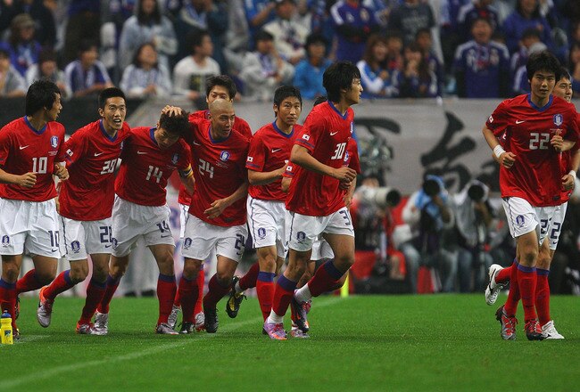 SAITAMA, JAPAN - MAY 24:  South Korea celebrate after a goal scored by Ji Sung Park during the international friendly match between Japan and South Korea at Saitama Stadium on May 24, 2010 in Saitama, Japan.  (Photo by Mark Kolbe/Getty Images)