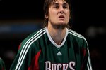 DENVER - NOVEMBER 18:  Andrew Bogut #6 of the Milwaukee Bucks warms up prior to facing the Denver Nuggets at the Pepsi Center on November 18, 2008 in Denver, Colorado. The Nuggets defeated the Bucks 114-105.  (Photo by Doug Pensinger/Getty Images)