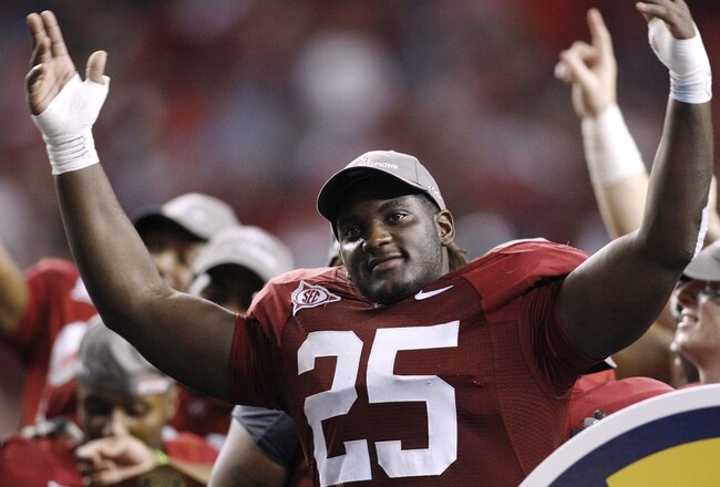 ATLANTA - DECEMBER 5:  Rolando McClain #25 of the Alabama Crimson Tide celebrates after Alabama's 32-13 win against the Florida Gators during the SEC Championship game at Georgia Dome on December 5, 2009 in Atlanta, Georgia.  (Photo by Chris Graythen/Getty Images)
