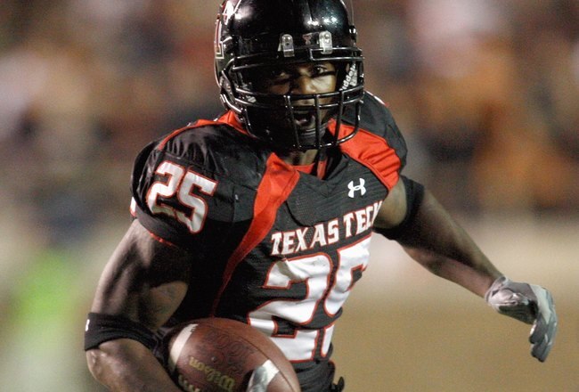 LUBBOCK, TEXAS - NOVEMBER 1:  Baron Batch #25 of the Texas Tech Red Raiders carries the ball during the game against the Texas Longhorns on November 1, 2008 at Jones Stadium in Lubbock, Texas. (Photo by: Jamie Squire/Getty Images)