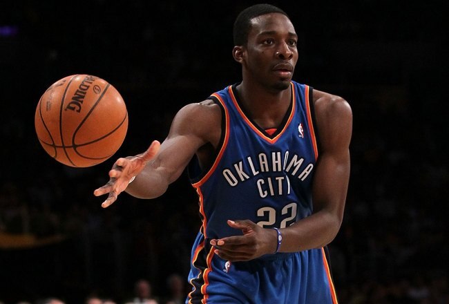 LOS ANGELES, CA - APRIL 27:  Jeff Green #22 of the Oklahoma City Thunder passes the ball while taking on the Los Angeles Lakers during Game Five of the Western Conference Quarterfinals of the 2010 NBA Playoffs at Staples Center on April 27, 2010 in Los Angeles, California.  (Photo by Stephen Dunn/Getty Images)