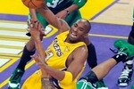 Kobe_struggle_crop_150x100