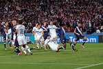 JOHANNESBURG, SOUTH AFRICA - JUNE 18:  Maurice Edu of the United States puts the ball into the net but the goal is disallowed during the 2010 FIFA World Cup South Africa Group C match between Slovenia and USA at Ellis Park Stadium on June 18, 2010 in Johannesburg, South Africa.  (Photo by Kevork Djansezian/Getty Images)