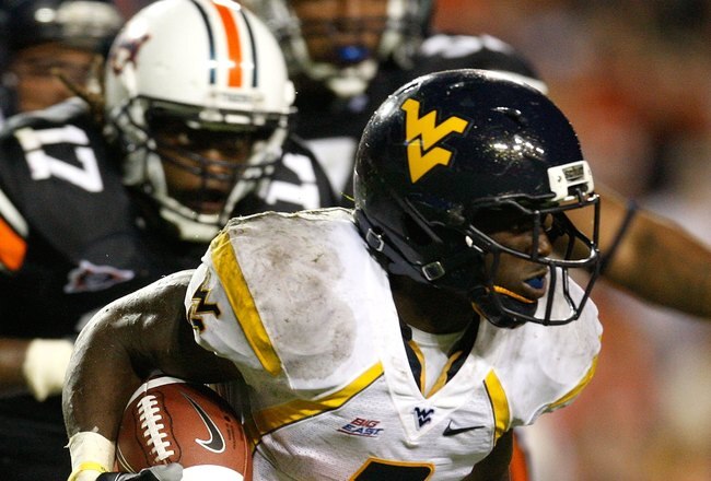 AUBURN, AL - SEPTEMBER 19:  Noel Devine #7 of the West Virginia Mountaineers against the Auburn Tigers at Jordan-Hare Stadium on September 19, 2009 in Auburn, Alabama.  (Photo by Kevin C. Cox/Getty Images)