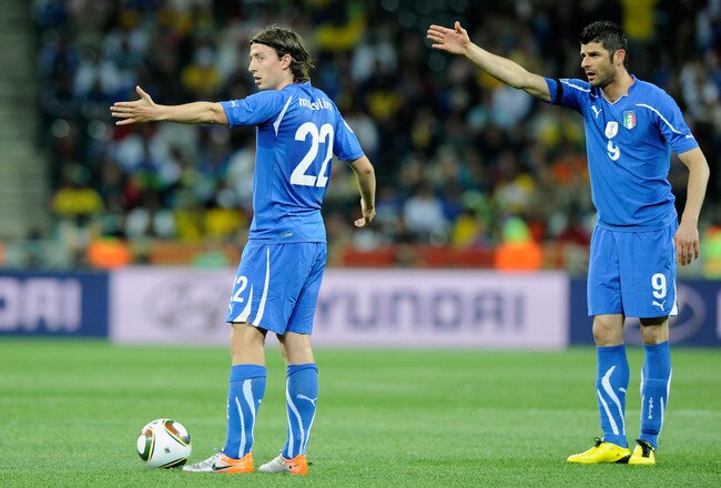 NELSPRUIT, SOUTH AFRICA - JUNE 20: Riccardo Montolivo of Italy and Vincenzo Iaquinta of Italy prepare to take a free kick during the 2010 FIFA World Cup South Africa Group F match between Italy and New Zealand at the Mbombela Stadium on June 20, 2010 in Nelspruit, South Africa.  (Photo by Claudio Villa/Getty Images)