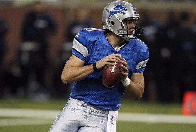 DETROIT, MI - NOVEMBER 22: Matthew Stafford #9 of the Detroit Lions looks to pass the football in the first half against the Cleveland Browns at Ford Field on November 22, 2009 in Detroit, Michigan. (Photo by Joe Robbins/Getty Images)