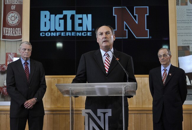 LINCOLN, NE  Ð  JUNE 11:  Big Ten Conference Commissioner James Delany (C), flanked by (L) University of Nebraska Athletic Director Tom Osbourne and Chancellor Harvey Pearlman (R) inform members of the media that the university has accepted an invitation to join the Big Ten Conference  June 11, 2010 in Lincoln, Nebraska.  The university will begin integration immediately and start athletic competition as soon as 2011. (Photo by Eric Francis/Getty Images)