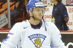 Saku-signing_crop_150x100