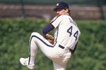 1990:  Danny Darwin #44 of the Houston Astros pitches during a MLB game. (Photo by: Getty Images)