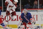 Phoenixcoyotesvnewyorkrangersh2ws4co3pzll_crop_150x100