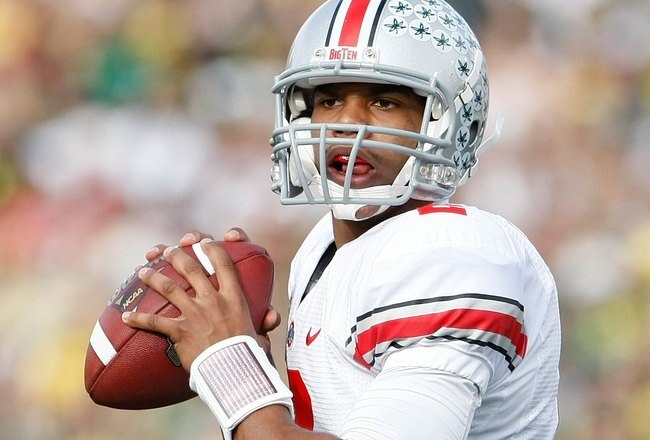 PASADENA, CA - JANUARY 01:  Quarterback Terrelle Pryor #2 of the Ohio State Buckeyes drops back to pass against the Oregon Ducks during the 96th Rose Bowl game on January 1, 2010 in Pasadena, California.  (Photo by Jeff Gross/Getty Images)