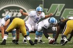 EAST RUTHERFORD, NJ - SEPTEMBER 27:  Kerry Collins #5 of The Tennessee Titans in action against the New York Jets during their game on September 27, 2009 at Giants Stadium in East Rutherford, New Jersey.  (Photo by Al Bello/Getty Images)