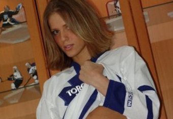 Leafs_girl_crop_340x234