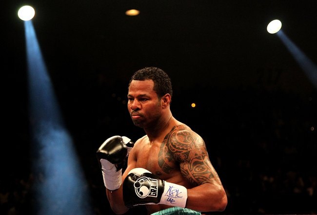 LAS VEGAS - MAY 01:  Shane Mosley looks on against Floyd Mayweather Jr. during the welterweight fight at the MGM Grand Garden Arena on May 1, 2010 in Las Vegas, Nevada.  (Photo by Jed Jacobsohn/Getty Images)