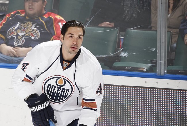 SUNRISE, FL - DECEMBER 7: Sheldon Souray #44 of the Edmonton Oilers skates prior to the game against the Florida Panthers on December 7, 2009 at the BankAtlantic Center in Sunrise, Florida. The Oilers defeated the Panthers 3-2 in a shoot out. (Photo by Joel Auerbach/Getty Images)