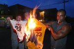Cavaliers-fans-burning-lebron-james-jerseys-6aac544663555249_large_crop_150x100