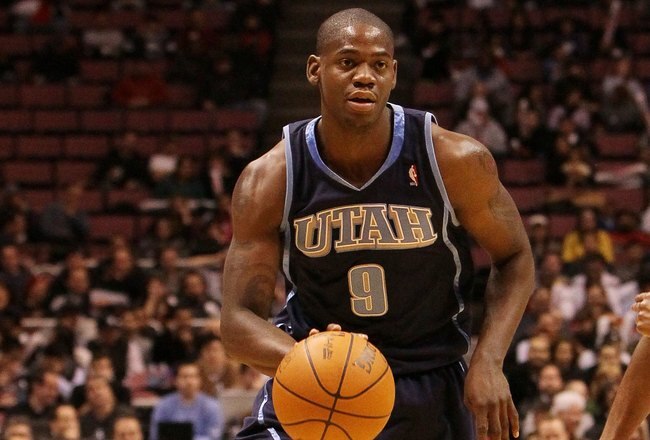 EAST RUTHERFORD, NJ - DECEMBER 16:  Ronnie Brewer #9 of The Utah Jazz in action against the New Jersey Nets during their game on December 16th, 2009 at The Izod Center in East Rutherford, New Jersey.  NOTE TO USER: User expressly acknowledges and agrees that, by downloading and/or using this Photograph, user is consenting to the terms and conditions of the Getty Images License Agreement. Photo By Al Bello/Getty Images  (Photo by Al Bello/Getty Images)