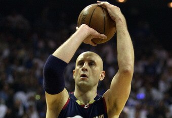 ORLANDO, FL - MAY 26:  Zydrunas Ilgauskas #11 of the Cleveland Cavaliers shoots against the Orlando Magic in Game Four of the Eastern Conference Finals during the 2009 NBA Playoffs at the Amway Arena on May 26, 2009 in Orlando, Florida. NOTE TO USER: User expressly acknowledges and agrees that, by downloading and or using this photograph, User is consenting to the terms and conditions of the Getty Images License Agreement.  (Photo by Elsa/Getty Images)