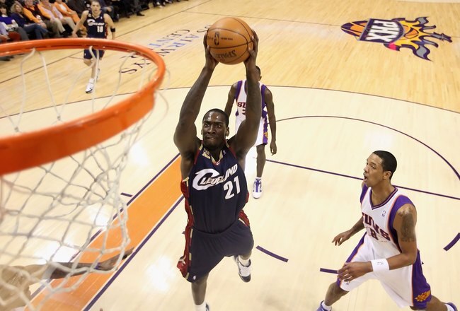 PHOENIX - DECEMBER 21:  J.J. Hickson #21 of the Cleveland Cavaliers puts up a shot over Channing Frye #8 of the Phoenix Suns during the NBA game at US Airways Center on December 21, 2009 in Phoenix, Arizona. The Cavaliers defeated the Suns 109-91.  NOTE TO USER: User expressly acknowledges and agrees that, by downloading and or using this photograph, User is consenting to the terms and conditions of the Getty Images License Agreement.  (Photo by Christian Petersen/Getty Images)