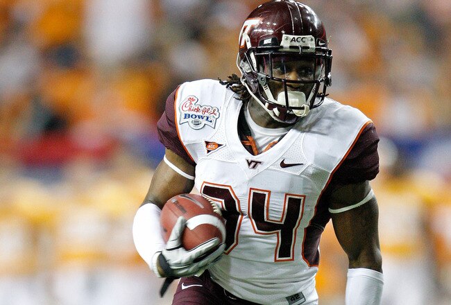 ATLANTA - DECEMBER 31:  Running back Ryan Williams #34 of the Virginia Tech Hokies runs with the ball during the Chick-Fil-A Bowl against the Tennessee Volunteers at the Georgia Dome on December 31, 2009 in Atlanta, Georgia.  The Hokies beat the Volunteers 37-14.  (Photo by Mike Zarrilli/Getty Images)