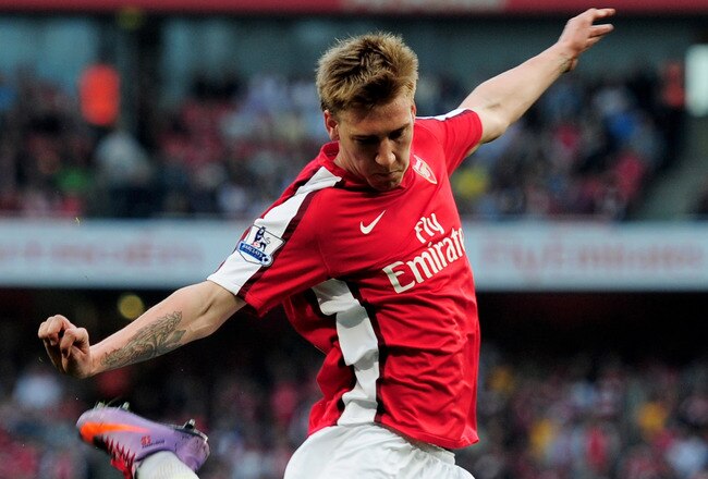 LONDON, ENGLAND - APRIL 24:  Nicklas Bendtner of Arsenal crosses the ball during the Barclays Premier League match between Arsenal and Manchester City at the Emirates Stadium on April 24, 2010 in London, England.  (Photo by Shaun Botterill/Getty Images)