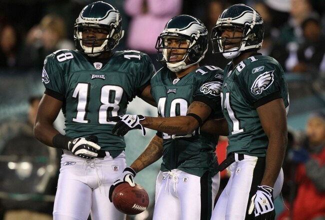 PHILADELPHIA - DECEMBER 27 :  DeSean Jackson #10 of the Philadelphia Eagles celebrates with teammates Jeremy Maclin #18 and Jason Avant #81 after scoring a touchdown in the first quarter againt the Denver Broncos at Lincoln Financial Field on December 27, 2009 in Philadelphia, Pennsylvania. (Photo by Jim McIsaac/Getty Images)