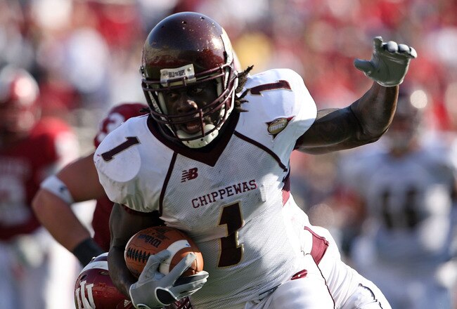 BLOOMINGTON, IN - NOVEMBER 01: kito Poblah #1 of the Central Michigan Chippewas runs with the ball during the game against the Indiana Hooisers at Memorial Stadium on November 1, 2008 in Bloomington, Indiana.  (Photo by Andy Lyons/Getty Images)