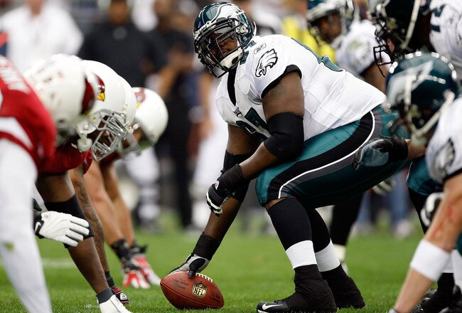 GLENDALE, AZ - JANUARY 18:  Center Jamaal Jackson #67 of the Philadelphia Eagles looks over as he prepares to hike the ball during the NFC championship game against the Arizona Cardinals on January 18, 2009 at University of Phoenix Stadium in Glendale, Arizona.  (Photo by Jamie Squire/Getty Images)