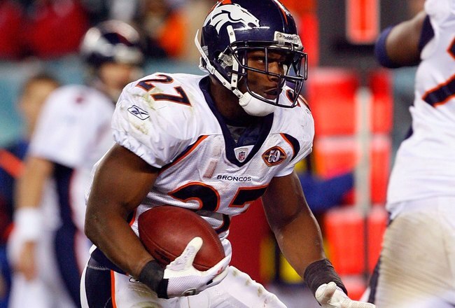 PHILADELPHIA - DECEMBER 27:  Knowshon Moreno #27 of the Denver Broncos runs the ball against the Philadelphia Eagles on December 27, 2009 at Lincoln Financial Field in Philadelphia, Pennsylvania. The Eagles defeated the Broncos 30-27.  (Photo by Jim McIsaac/Getty Images)
